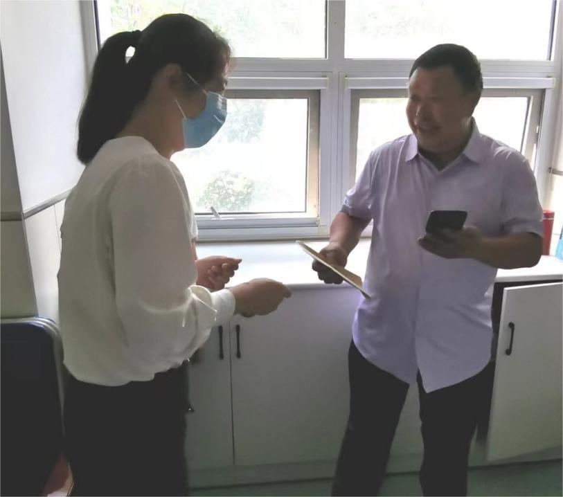 真情慰問暖人心，擇立集團(tuán)探望員工住院家屬