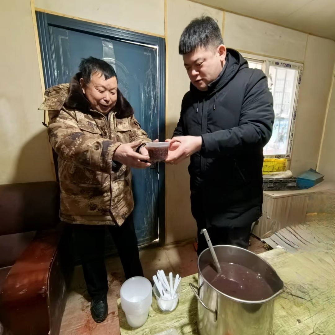 關愛“粥”到，情暖臘八